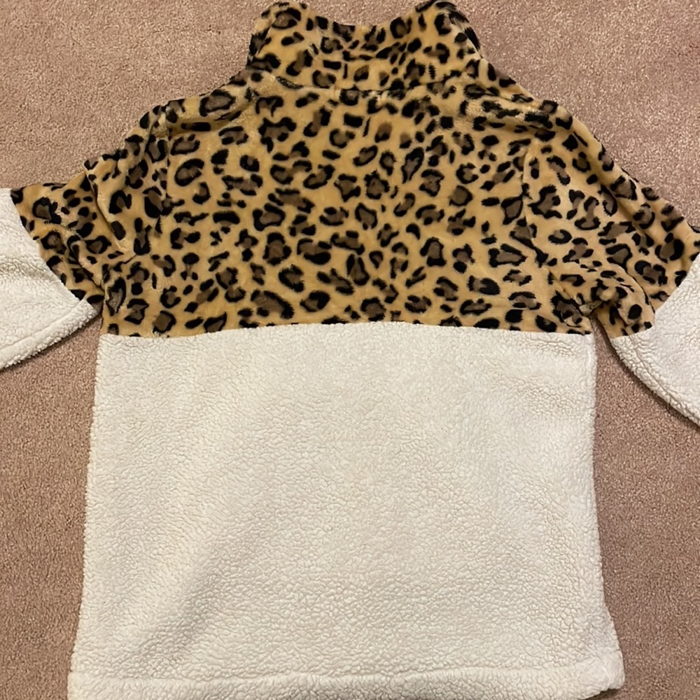 Leopard Print Sherpa - Picture 5 of 5